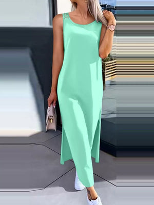 minimalist maxi dress in White with round neck