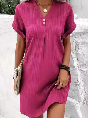 midi dress in Green with v-neck and short sleeve