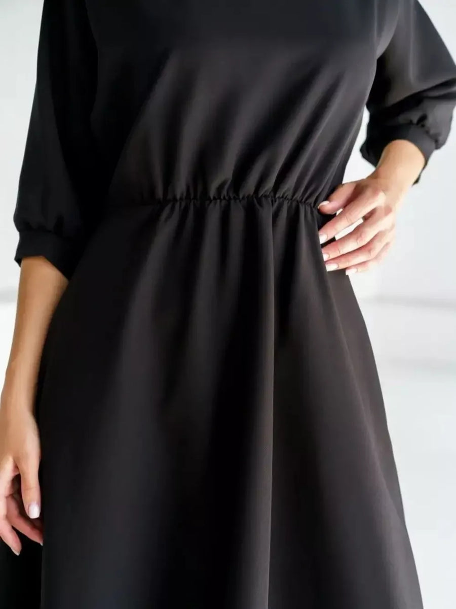 Elegant Belted Waist Midi Dress in Red