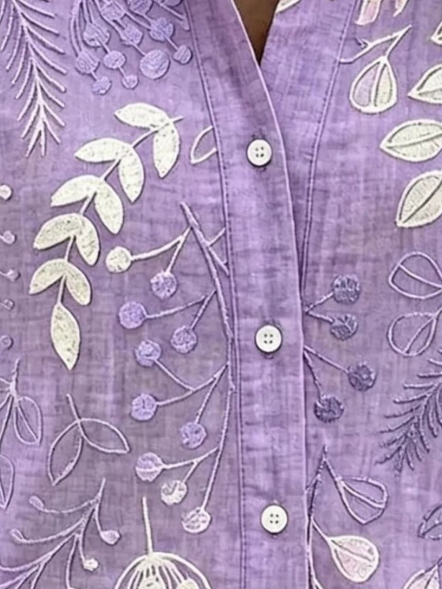 button-down shirt in white with buttoned and hip-length