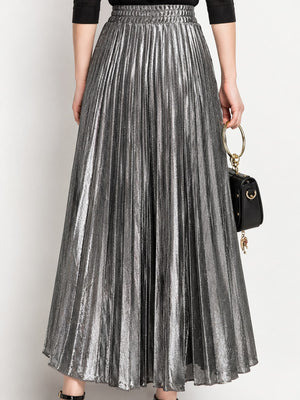 maxi skirt featuring pleated in Regal Black with Polyester texture