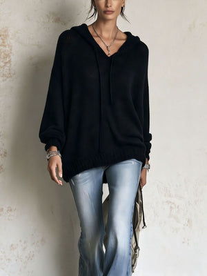 Burgundy pullover hoodie with ribbed hem and long sleeve
