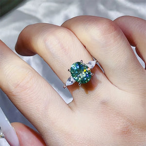 3 Carat Moissanite 925 Sterling Silver Ring in green with oval cut moissanite