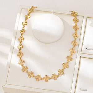 Gold necklace with choker and clasp