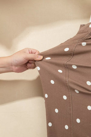 72% cotton, 26% polyester, 2% elastane Care instructions: Machine wash cold jeans in white with barrel silhouette