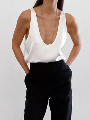 Black tank top with hip-length and pullover