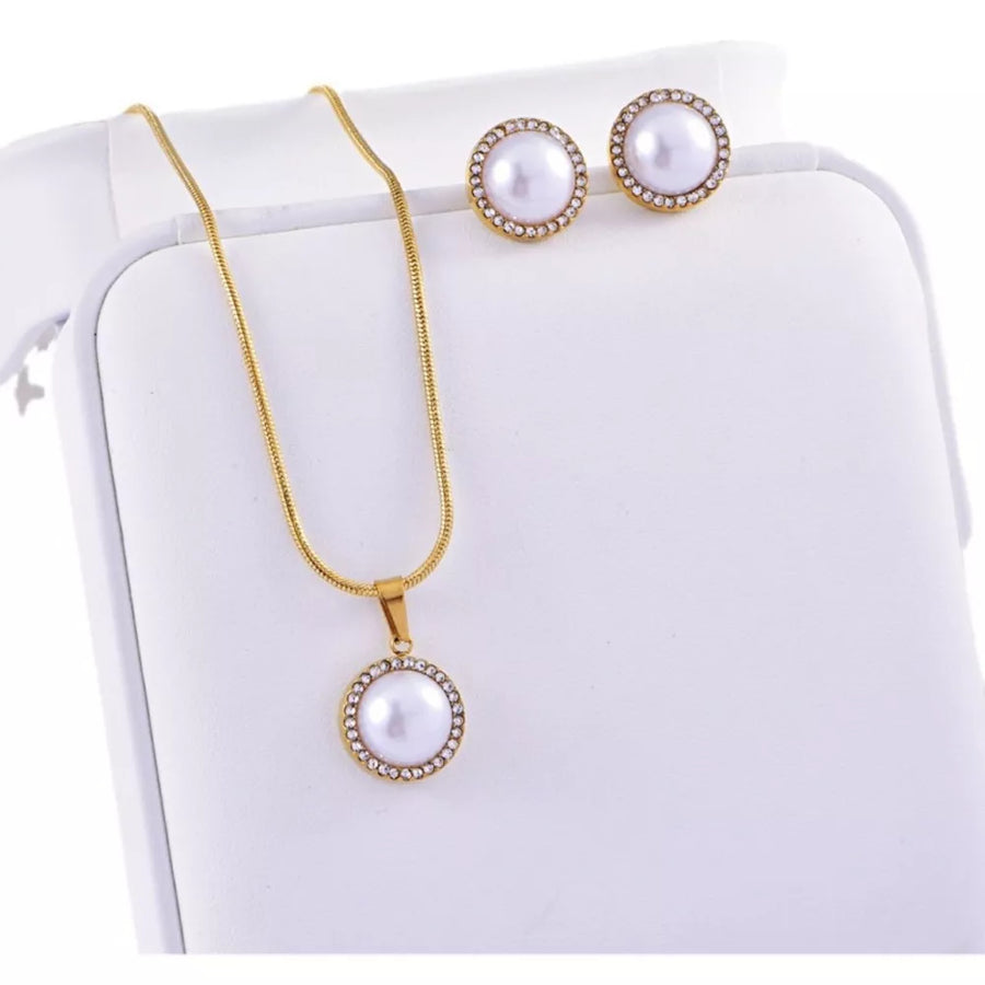 Synthetic Pearl 18k Gold-plated Rhinestone Necklace Set in gold with 18K gold-plated