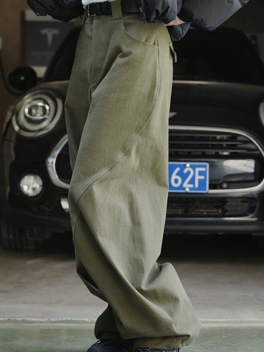 cargo pants in Black with pocketed and full-length