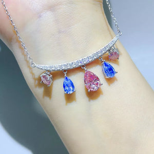 Silver necklace with collar and clasp