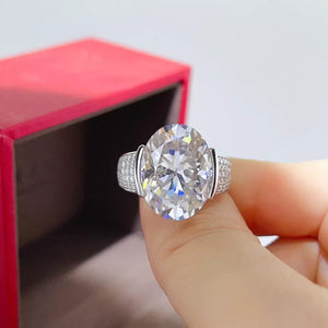 925 sterling silver,Moissanite Carat weight: 10ct Care instructions: Avoid weari ring in Silver with solitaire ring