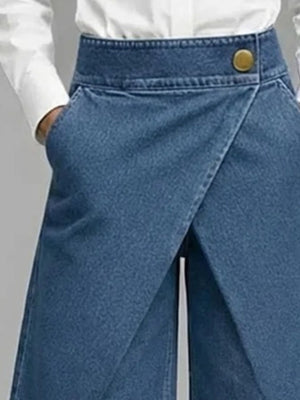 95% cotton, 5% spandex Care instructions: Machine wash cold denim shorts in Black with wide-leg silhouette