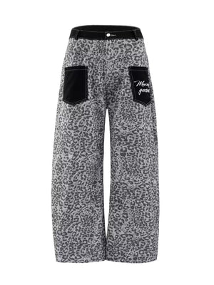 wide-leg jeans in light grey featuring buttoned and wide-leg fit