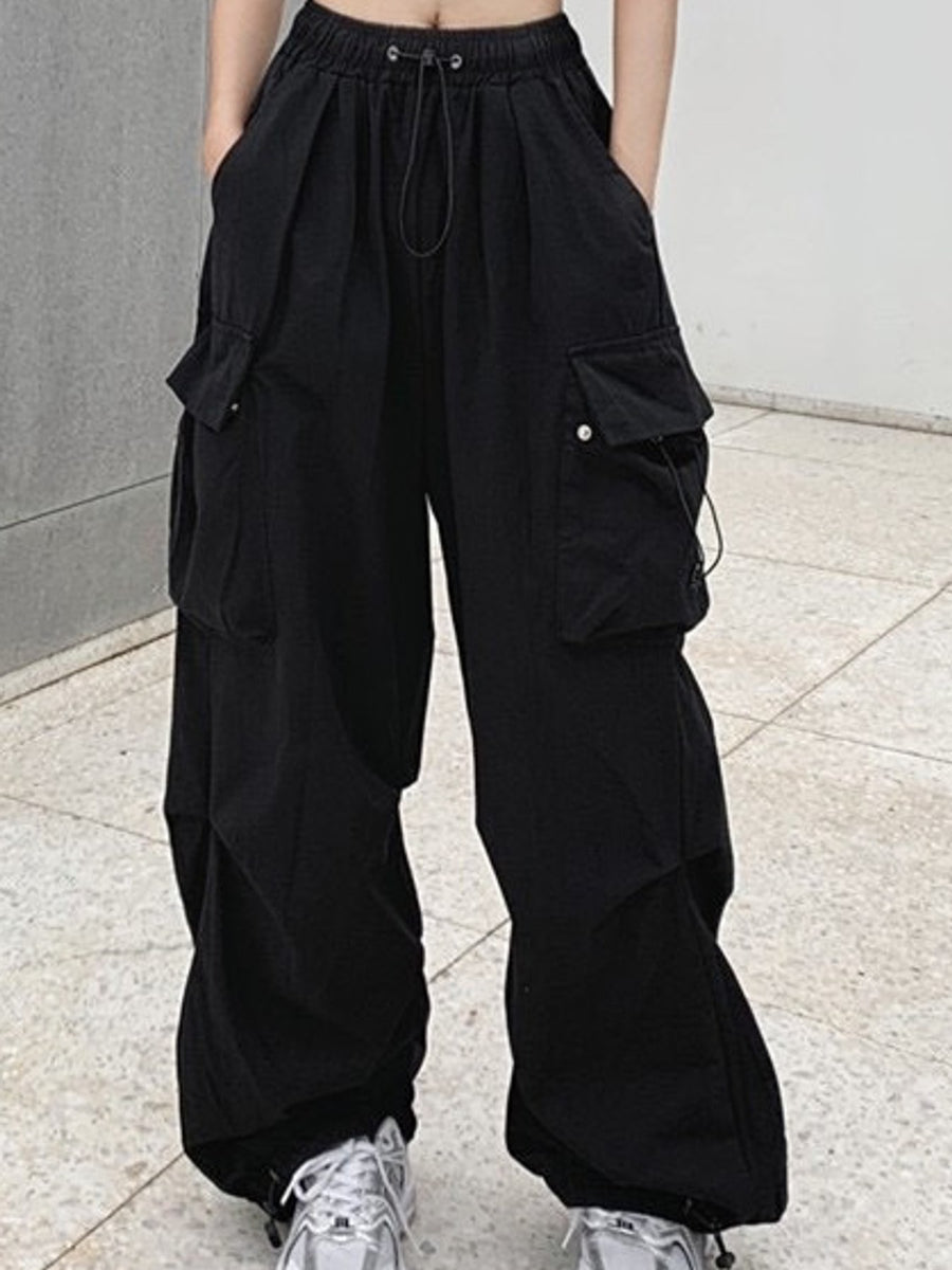 cargo pants in Khaki with adjustable and full-length
