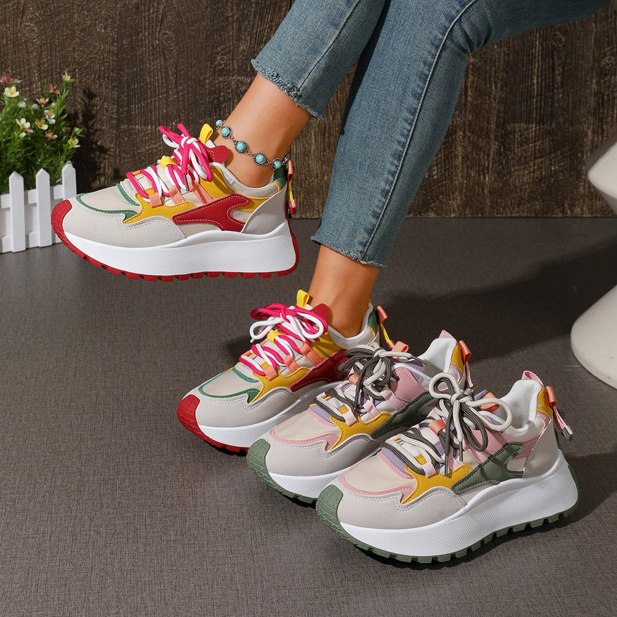 sneakers in beige featuring round toe and chunky fit
