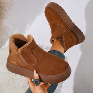 boots in White with round toe and ankle-length