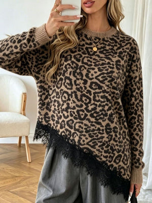 pullover sweater in Off-white with lace and tunic-length