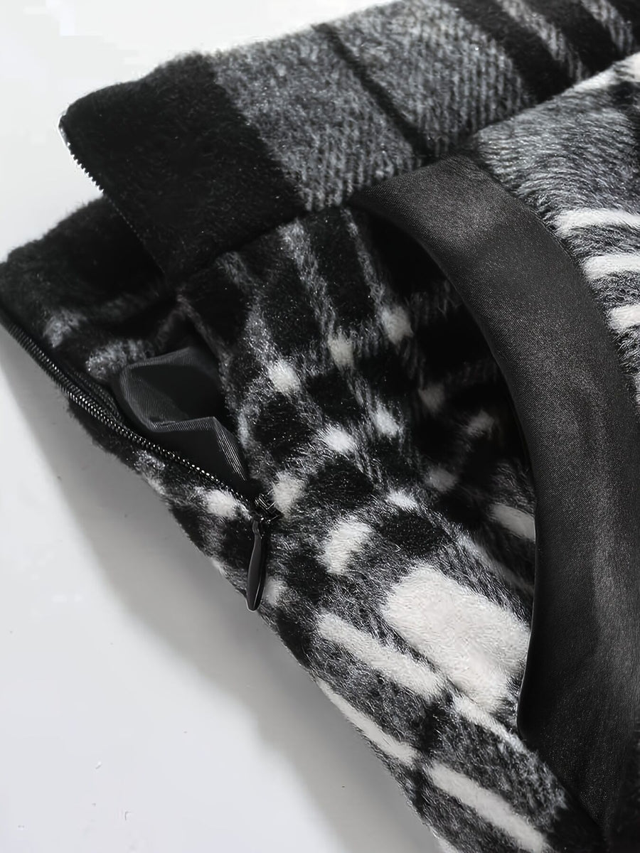 midi skirt in Black with plaid and pocketed