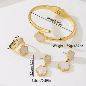 romantic jewelry set in Gold with not applicable