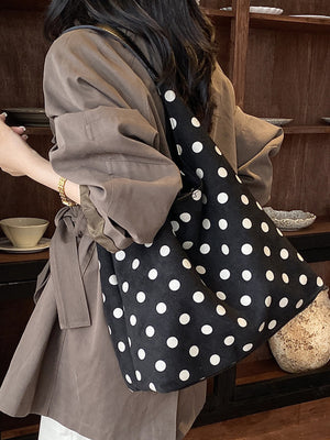 handbag in white with polka-dot and pocketed