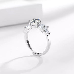 925 sterling silver,Moissanite Carat weight: 1ct Care instructions: While wearin ring in Silver with fitted silhouette