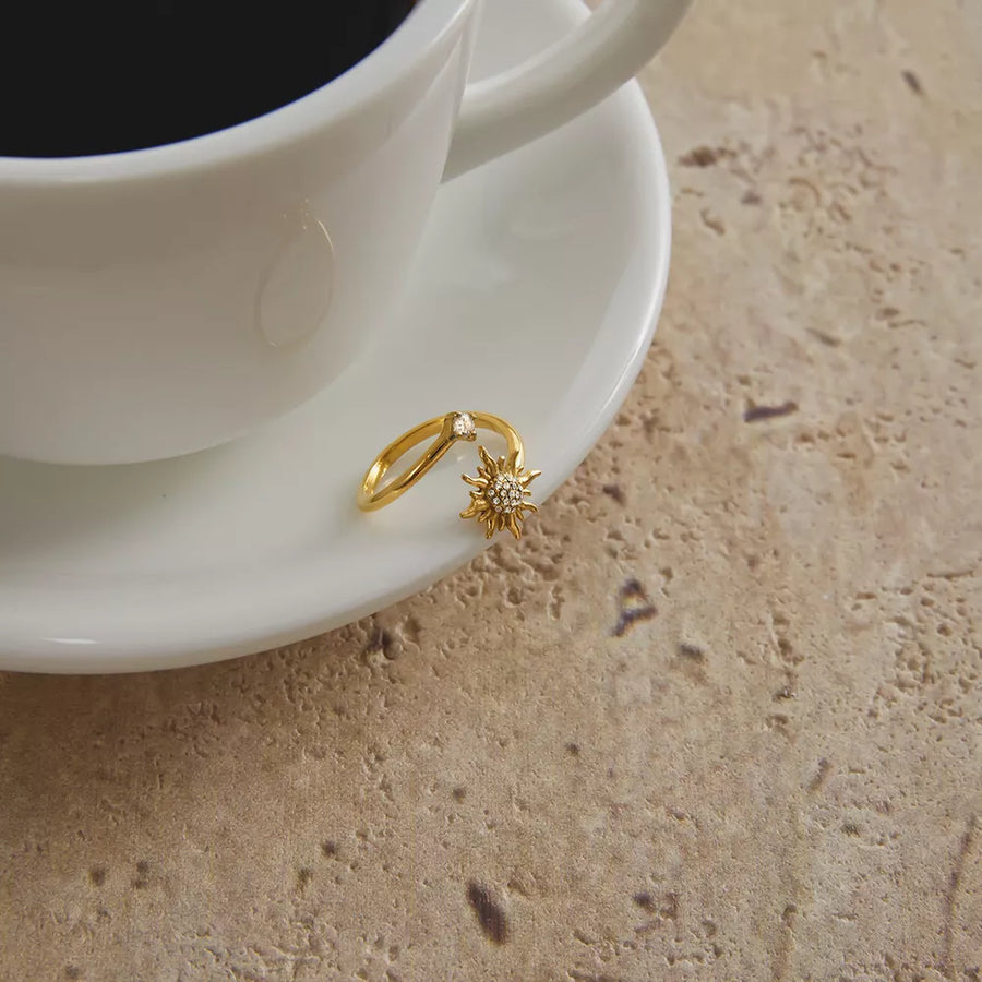 18k Gold-plated Zircon Sun Bypass Ring in clear with 18K gold-plated