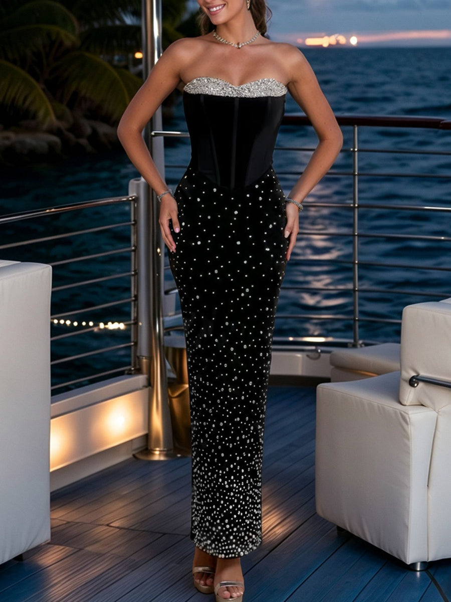 100% polyester Care instructions: Machine wash cold maxi dress in Black with fitted silhouette