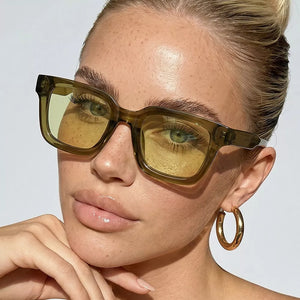 PC Frame material: Polycarbonate Lens material: Polycarbonate Temple material: P sunglasses in Matcha Green with square