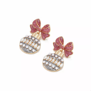 Synthetic Pearl, 18K Gold-Plated, Resin, Zinc alloy, Rhinestone Care instruction earrings in silver with drop silhouette