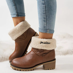 boots in Khaki with round toe and ankle-length