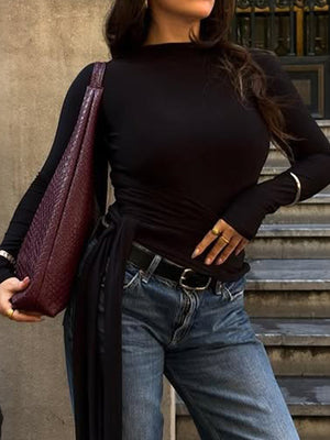black t-shirt with ruched and long sleeve