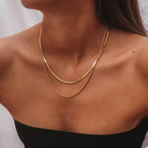necklace in gold featuring layered and straight fit