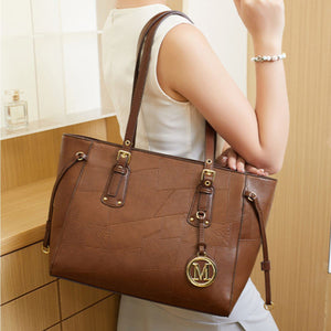 tote in Brown