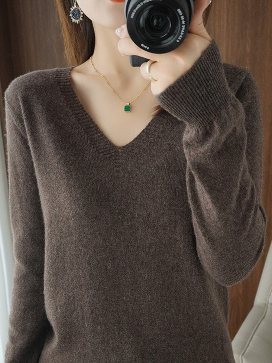 Dark Coffee v-neck sweater with hip-length and pullover