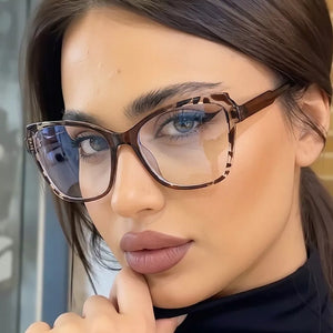sunglasses in brown featuring lightweight and cat-eye fit
