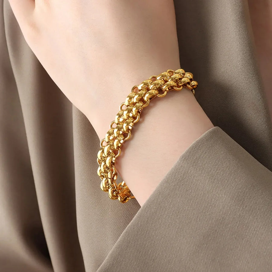 jewelry set in Gold with chain link and chain link