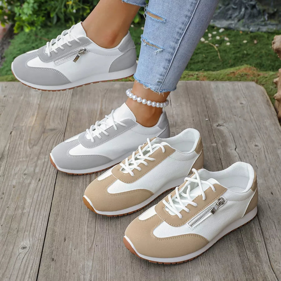 sneakers in white featuring round toe and regular fit