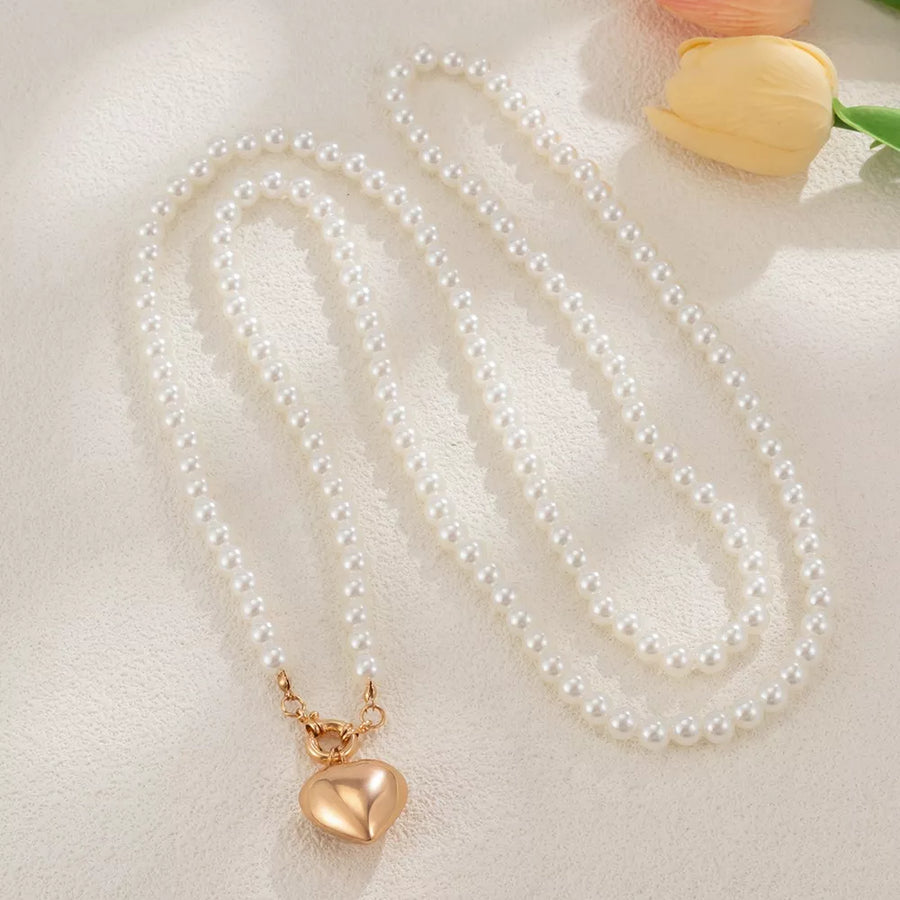 Gold necklace with long and toggle