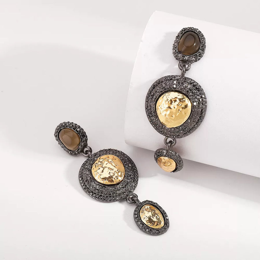 18K Gold-Plated,Resin,Zinc alloy Care instructions: Avoid wearing during exercis earrings in Gold with linear silhouette