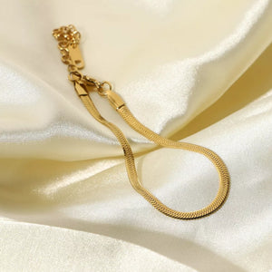 18k Gold-plated Stainless Steel Chain Bracelet in gold with 18K gold-plated