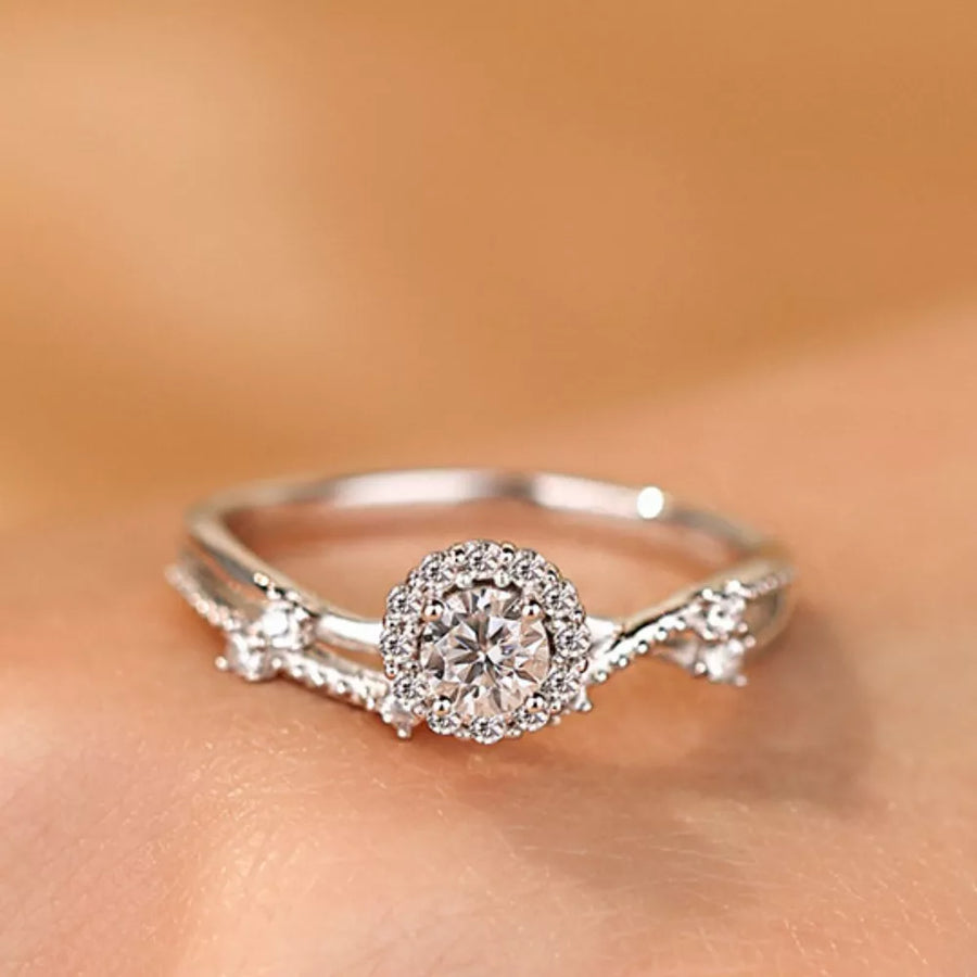 1 Carat 925 Sterling Silver Moissanite Layered Ring in silver with layered design