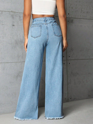 jeans in Light Blue with buttoned and full-length