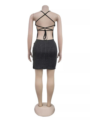 black bodycon dress with stretch and sleeveless
