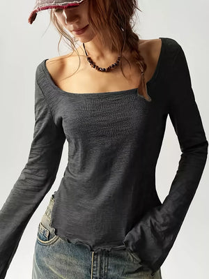 minimalist t-shirt in Khaki with square neck