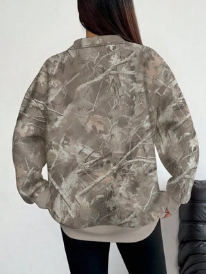 sweatshirt in Light Gray with camo and zipper