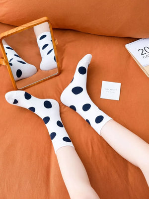 socks in White with elastic cuff and mid-calf