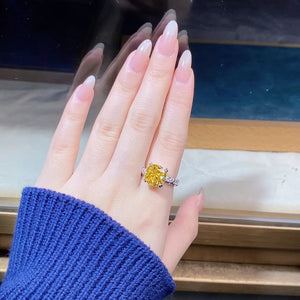 ring in yellow featuring zircon stone and fitted fit