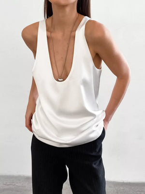 tank top in white featuring stretch and relaxed fit