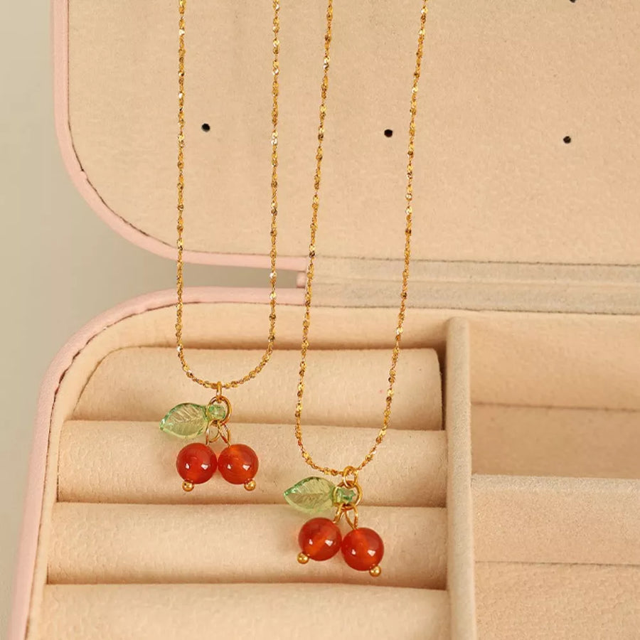 necklace in light green with pendant and collar length