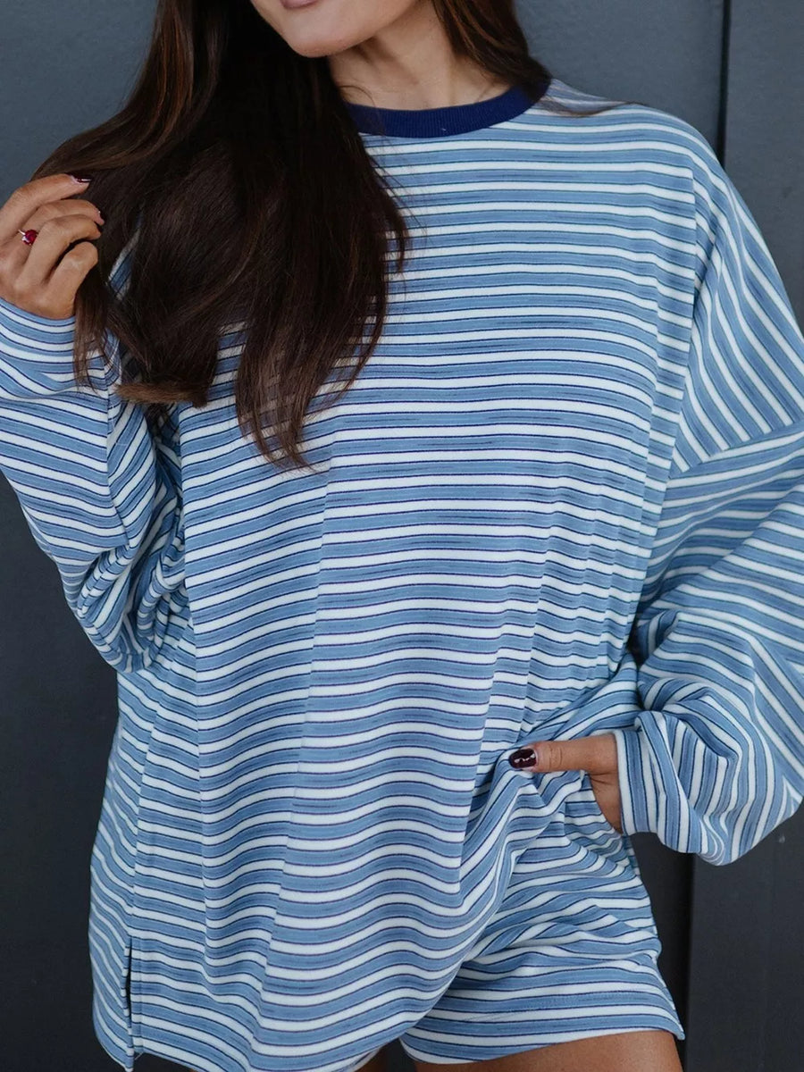 light blue pajama set with hip-length, mini and pullover, elastic