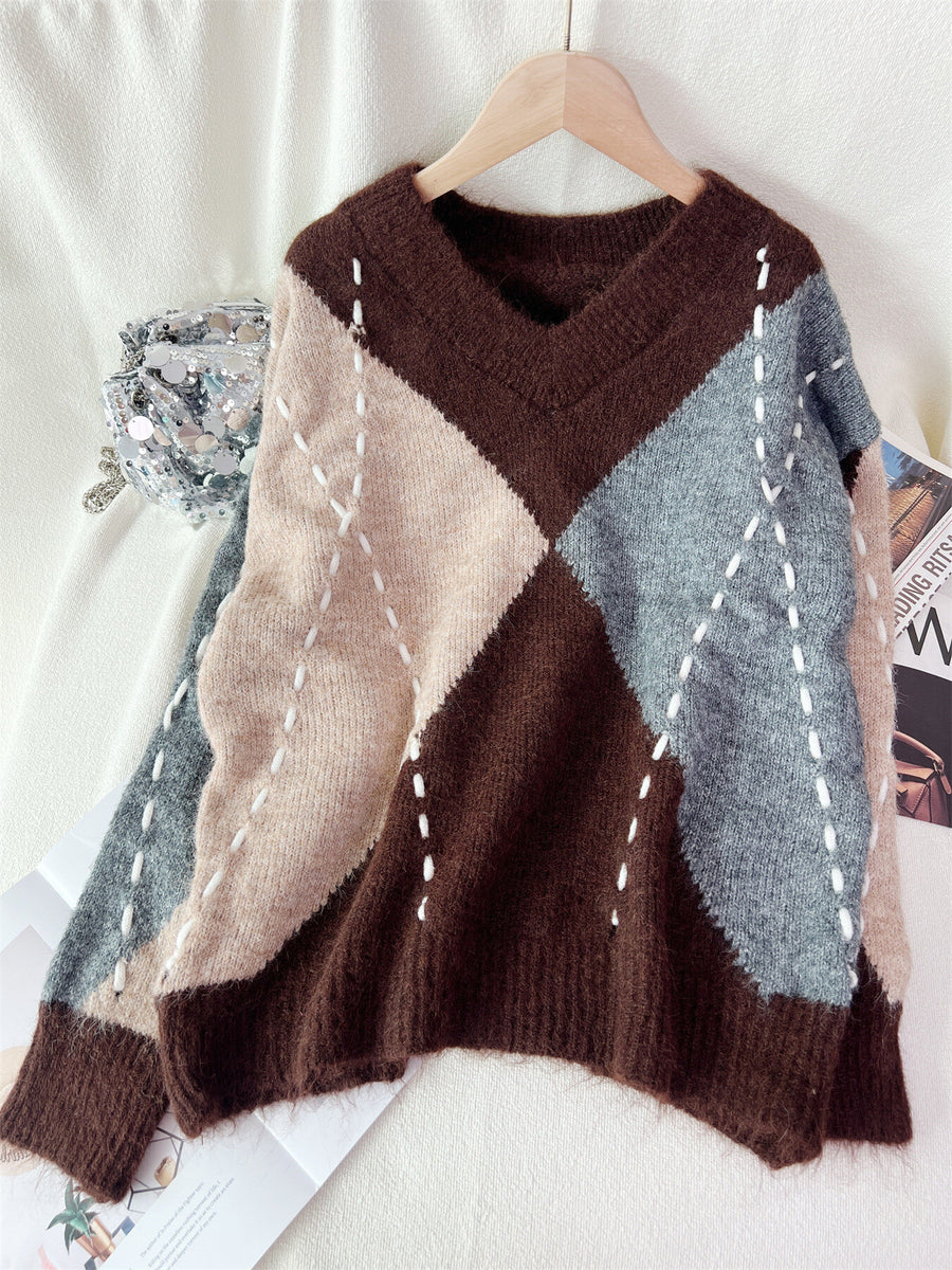 Gray v-neck sweater with hip-length and pullover